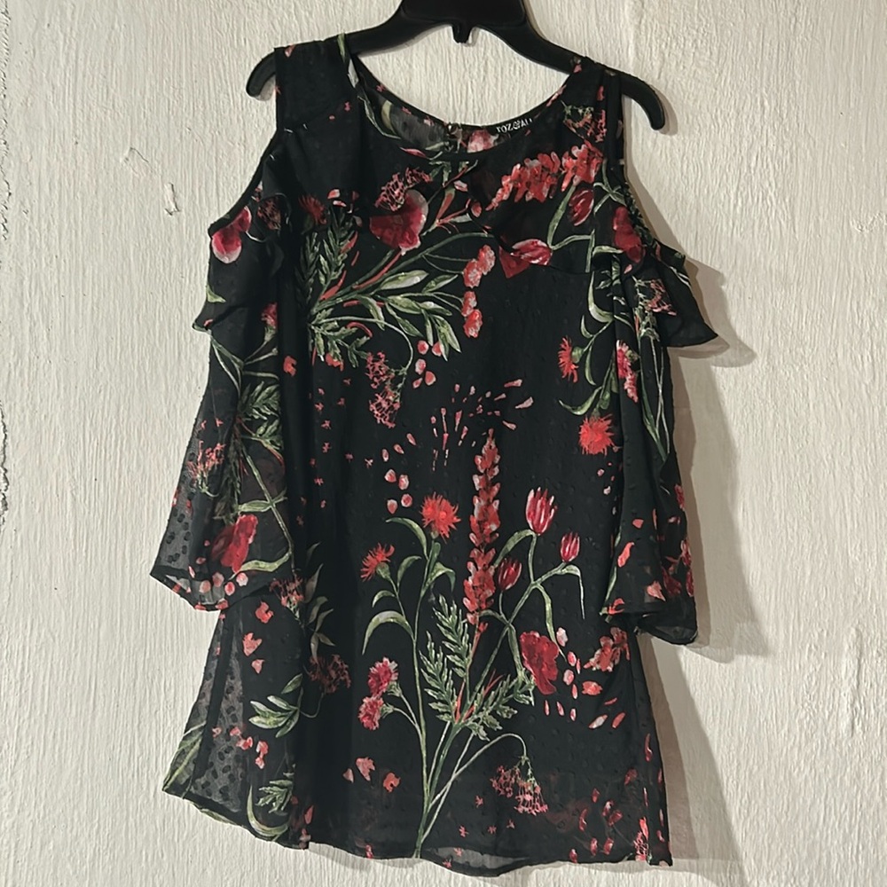 Black blouse floral print